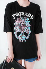 莫代尔材质加持，头像印花引领欧美风尚——女式T恤的时尚新篇